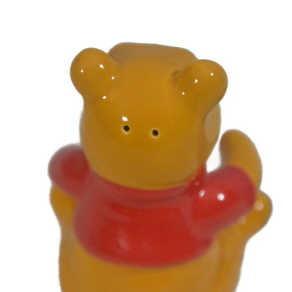 Disney Winnie the Pooh and his Hunny Pot Ceramic Salt and Pepper Shakers - Picture 5 of 5